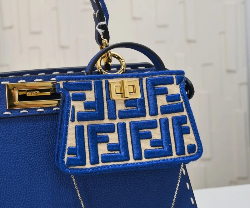 Fendi Shopping Bags 4220-0275