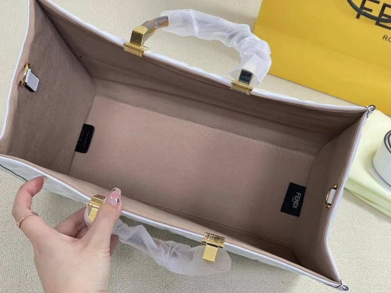 Fendi Shopping Bags 4220-0289