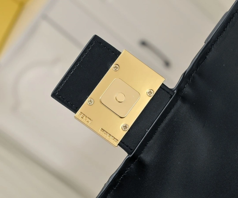 Fendi Top Handle Bags 4220A-0025