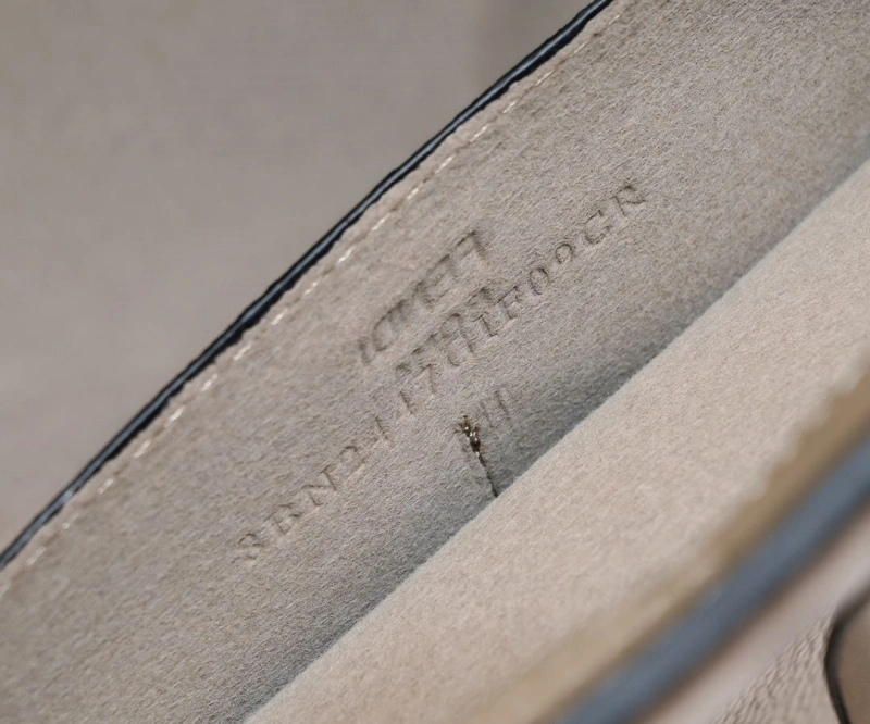 Fendi Shopping Bags 4220A-0047