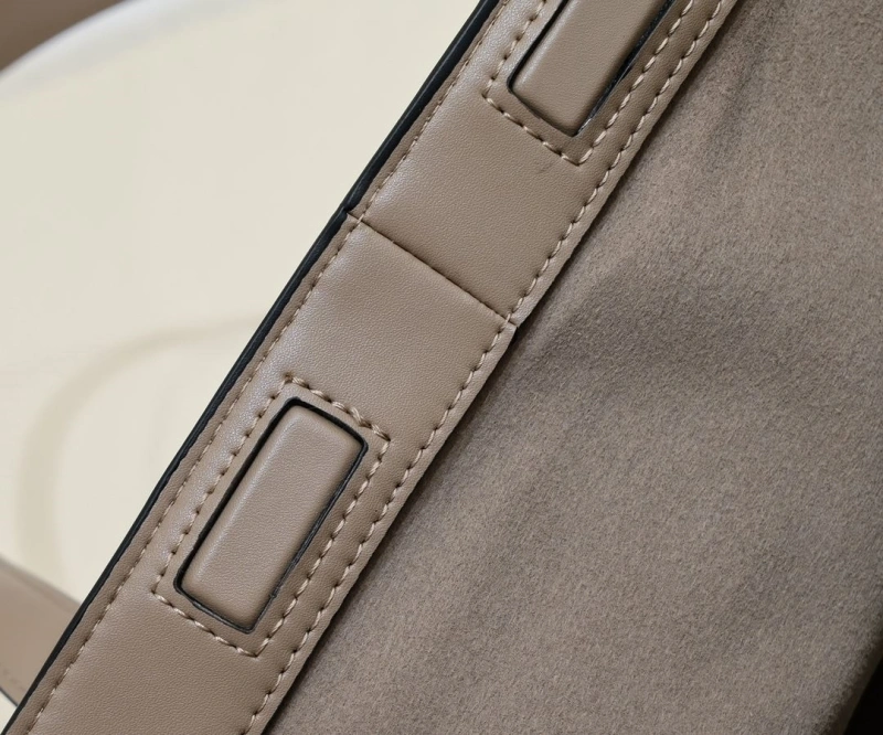 Fendi Shopping Bags 4220A-0048