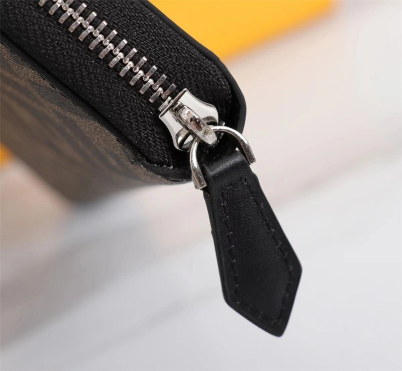 Fendi Wallets 4220A-0081