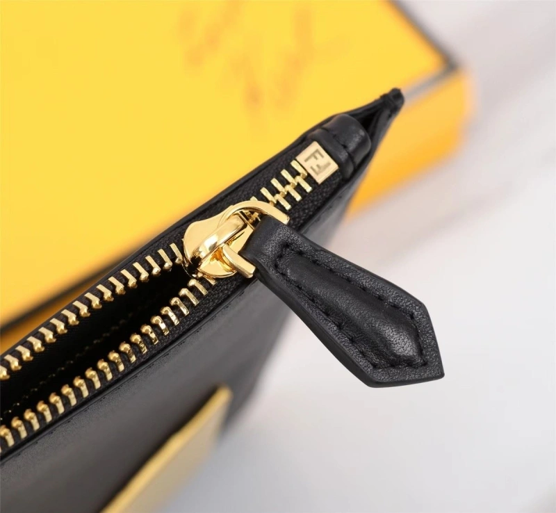 F**di cluth bags 4220a-0113