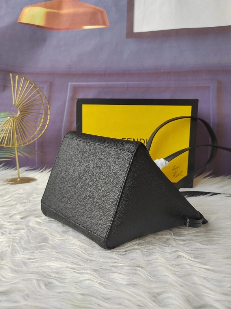 Fendi Shopping Bags 4220A-0239