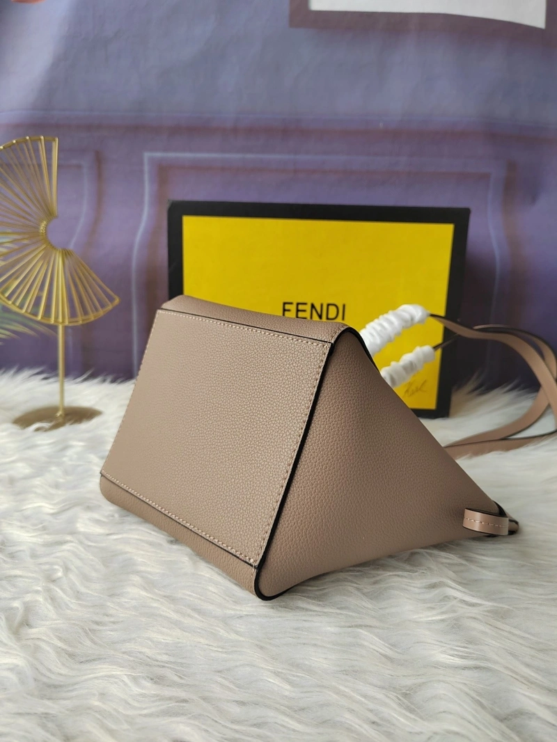 Fendi Shopping Bags 4220A-0241