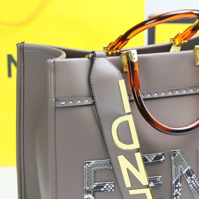 Fendi Shopping Bags 4220A-0301