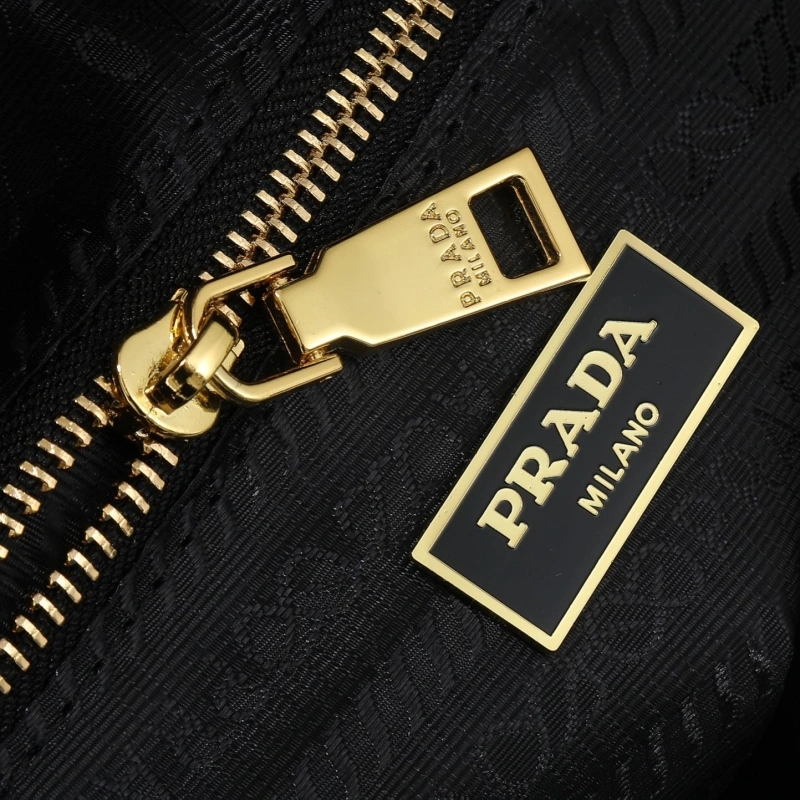 Prada Shopping Bags 4220A-0506