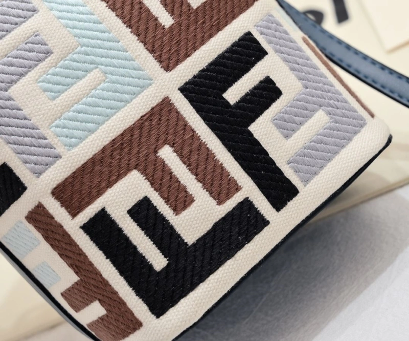 Fendi Bucket Bags 4220A-0522