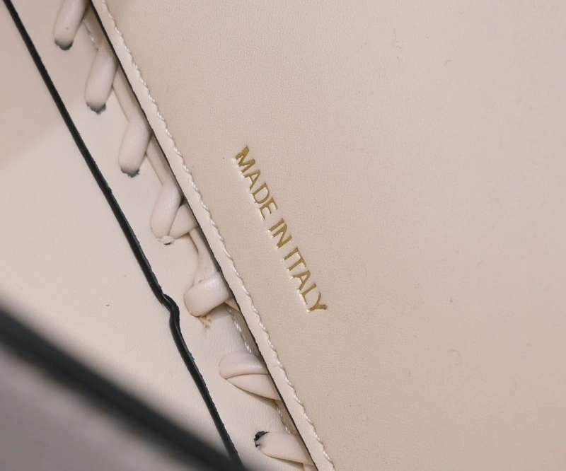 Fendi Satchel Bags 4220A-0533