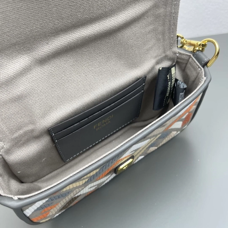 Fendi Satchel Bags 4220A-0633
