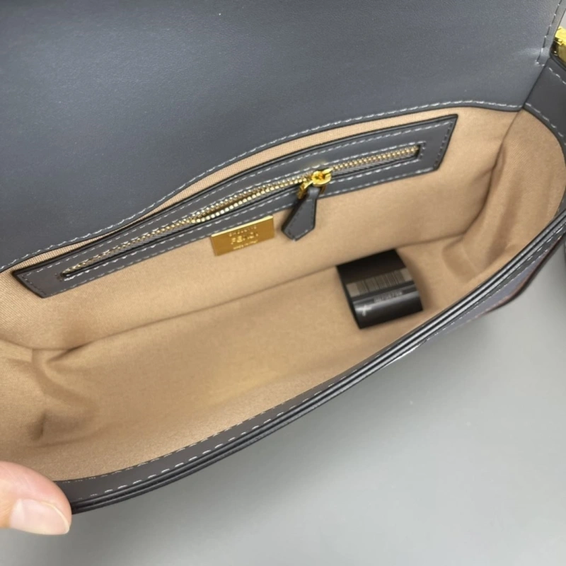 Fendi Satchel Bags 4220A-0635