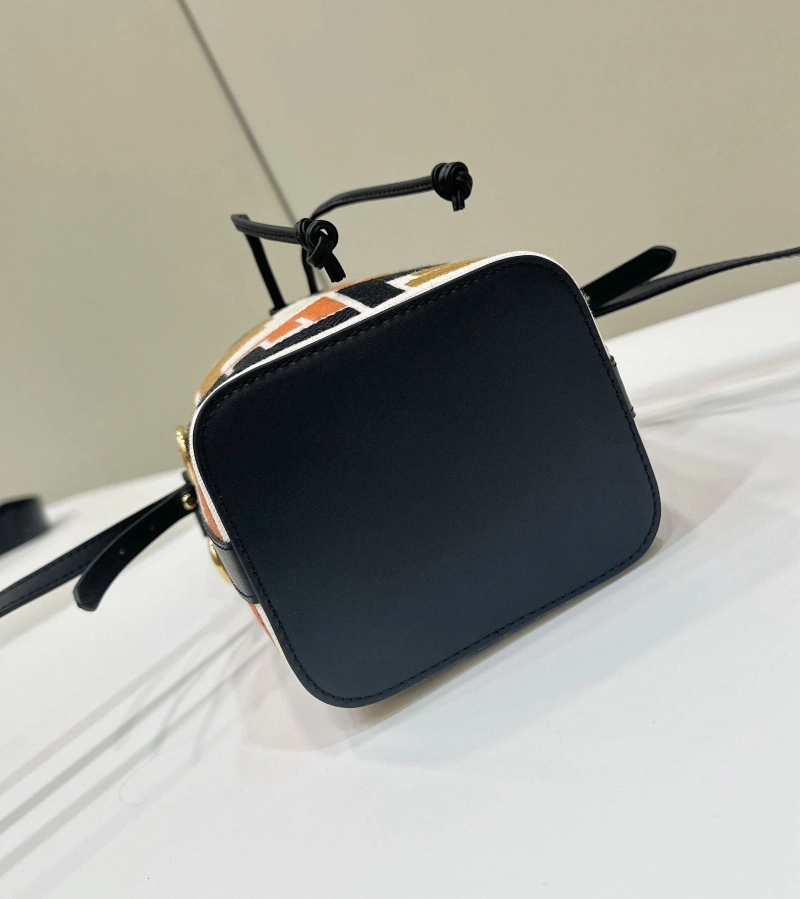 Fendi Bucket Bags 4220A-0678