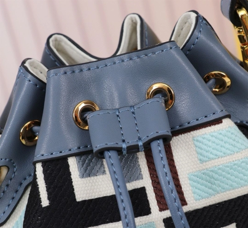 Fendi Bucket Bags 4220A-0679