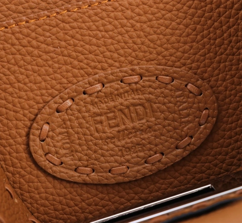 F**di top handle bags 4220a-0683