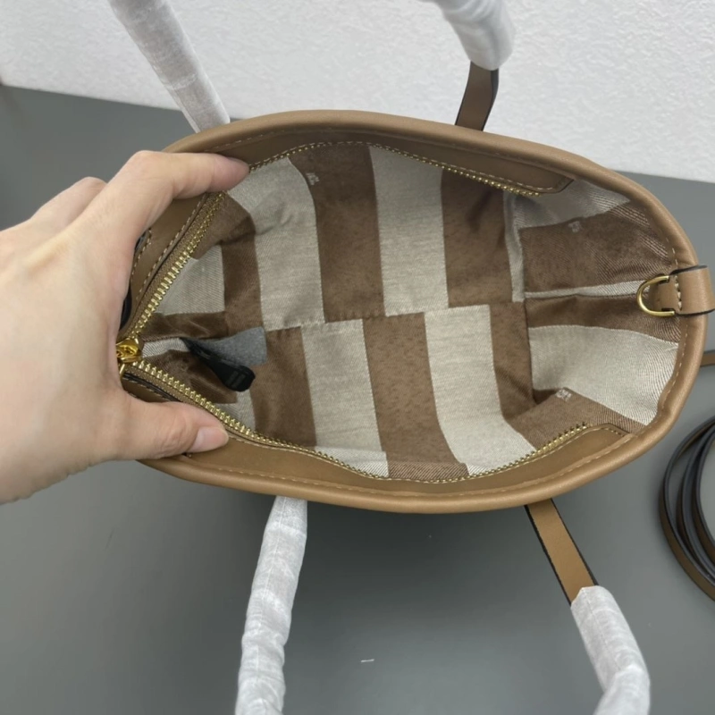 Fendi Shopping Bags 4220A-0700