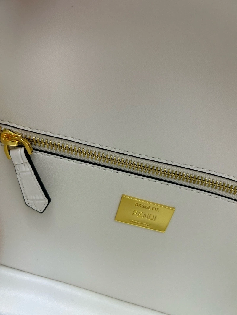 Fendi Baguette Bags 4220D-0010