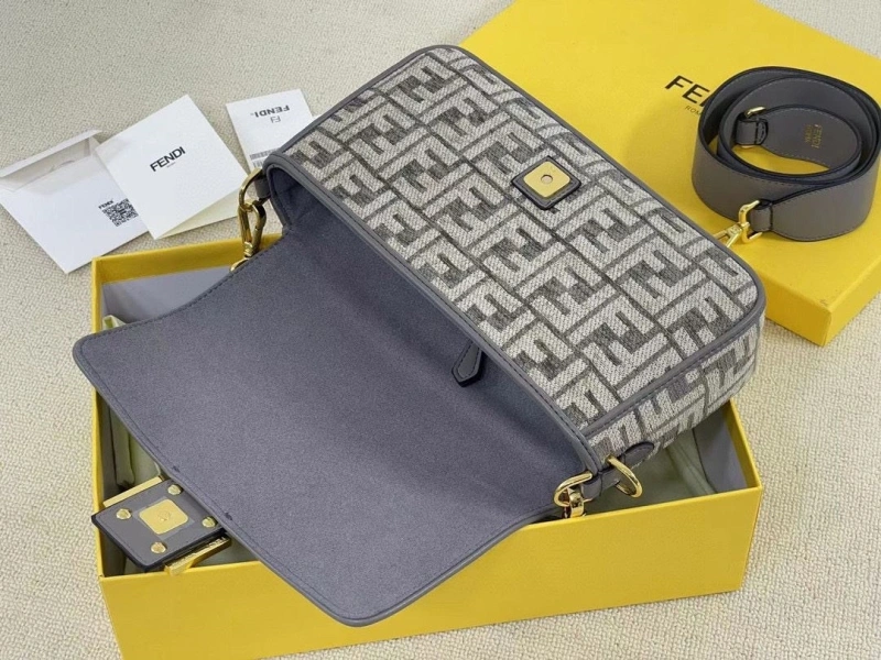Fendi Baguette Bags 4220D-0015