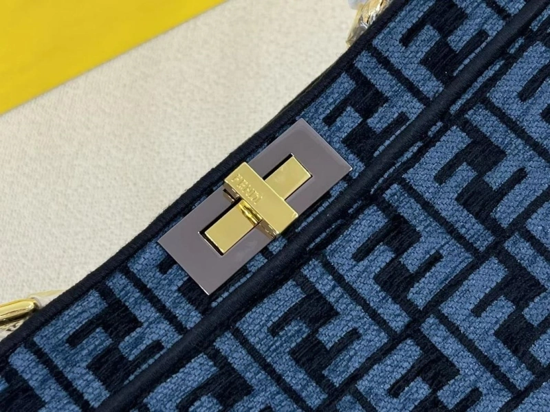 Fendi Top Handle Bags 4220D-0019