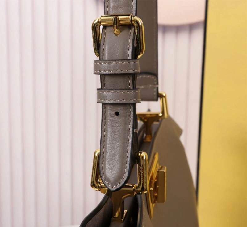 Fendi Top Handle Bags 4220D-0086