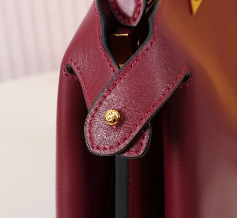 Fendi Top Handle Bags 4220D-0089