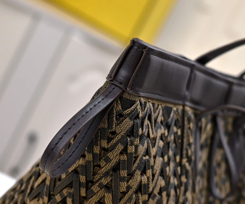 Fendi Shopping Bags 4220D-0103