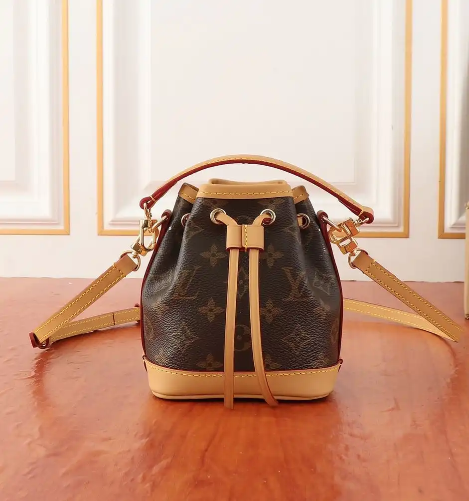 LV Bucket Bags 4220D-0127
