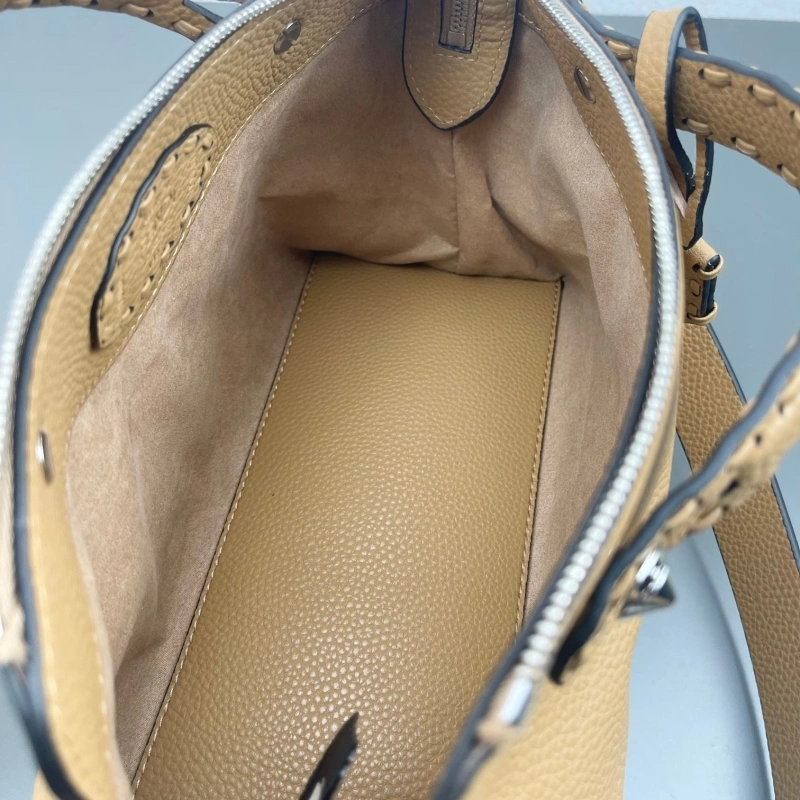 Fendi Top Handle Bags 4220D-0132