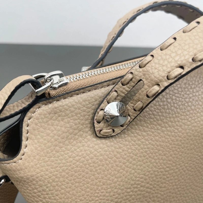 Fendi Top Handle Bags 4220D-0133