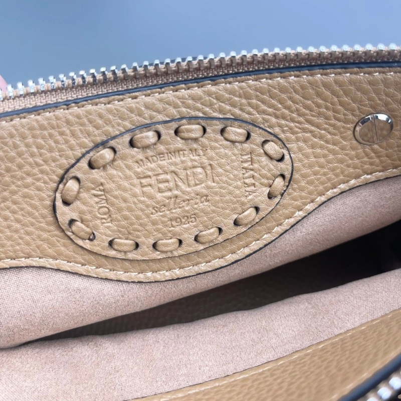 Fendi Top Handle Bags 4220D-0136