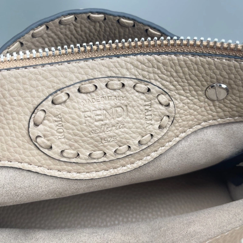 Fendi Top Handle Bags 4220D-0137