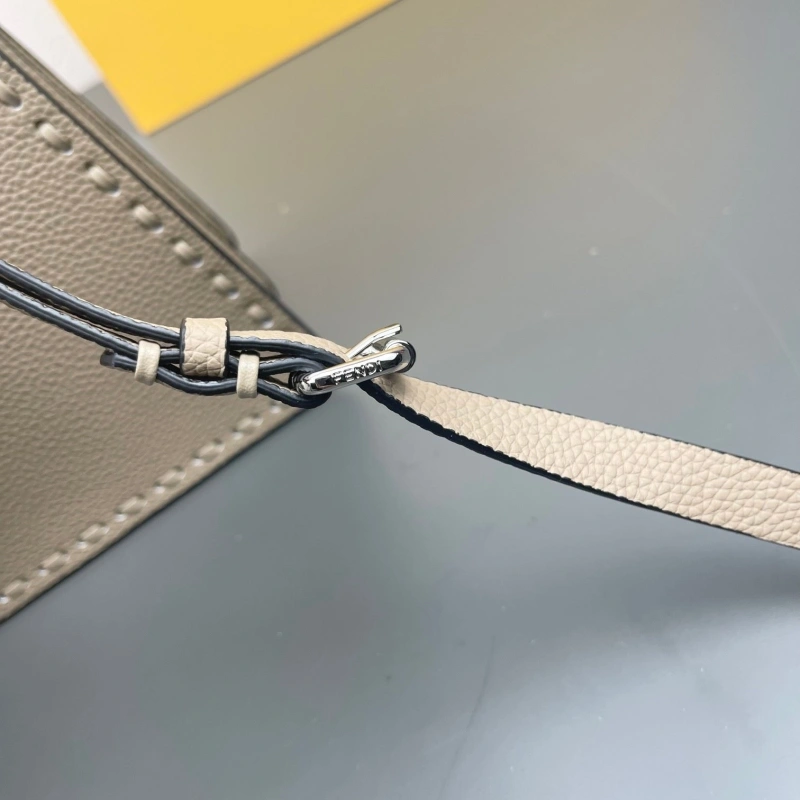 Fendi Top Handle Bags 4220D-0146