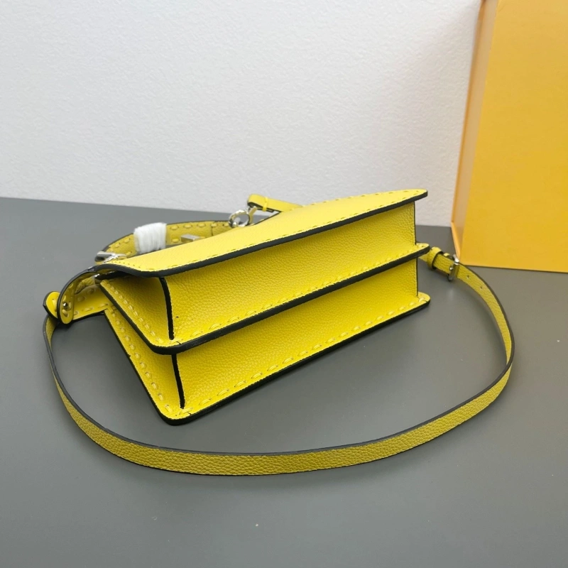 Fendi Top Handle Bags 4220D-0148