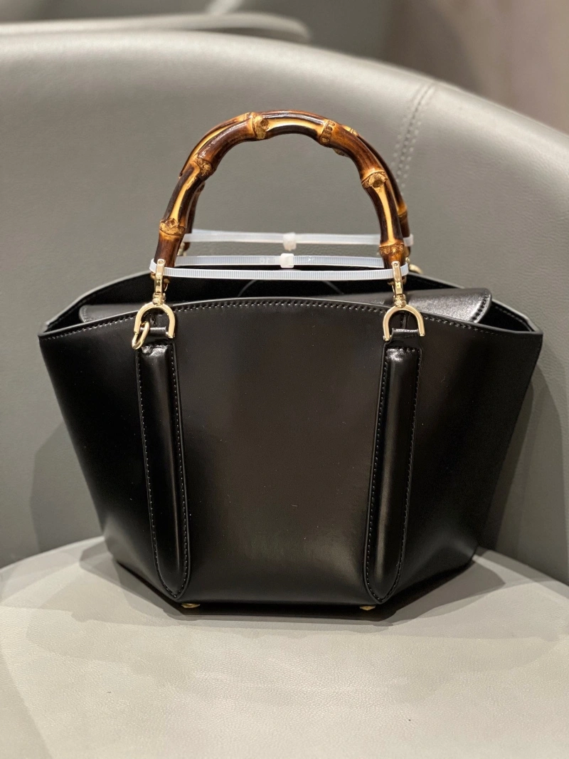 Gucci Shopping Bags 4220D-0328