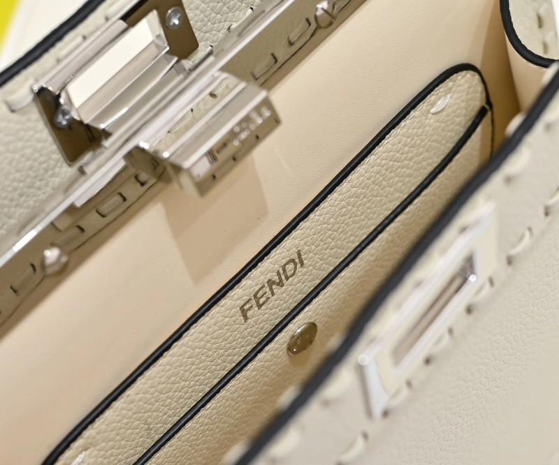 Fendi Top Handle Bags 4220D-0379