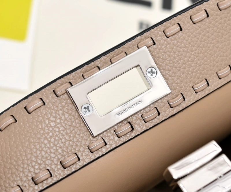 Fendi Top Handle Bags 4220D-0381