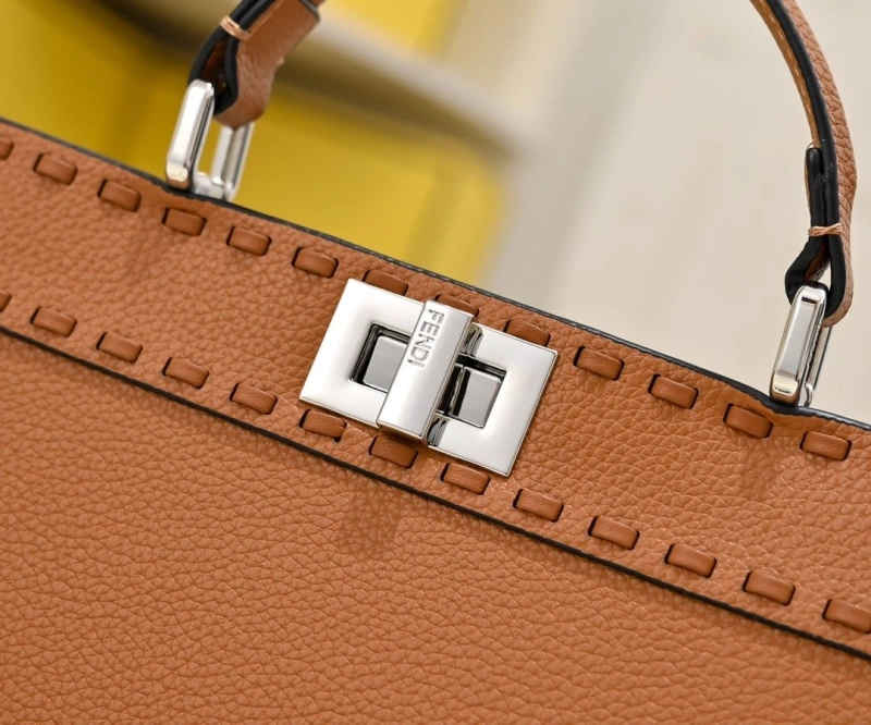 Fendi Top Handle Bags 4220D-0382