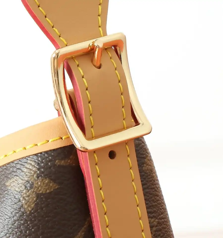 LV Top Handle Bags 4220D-0489