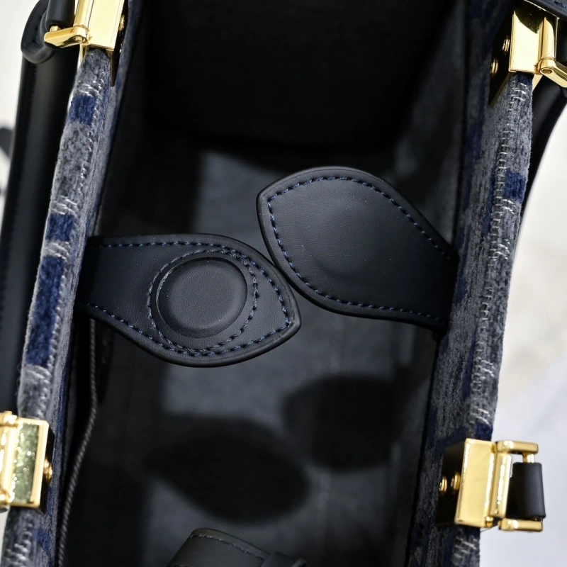 Fendi Shopping Bags 4220D-0502