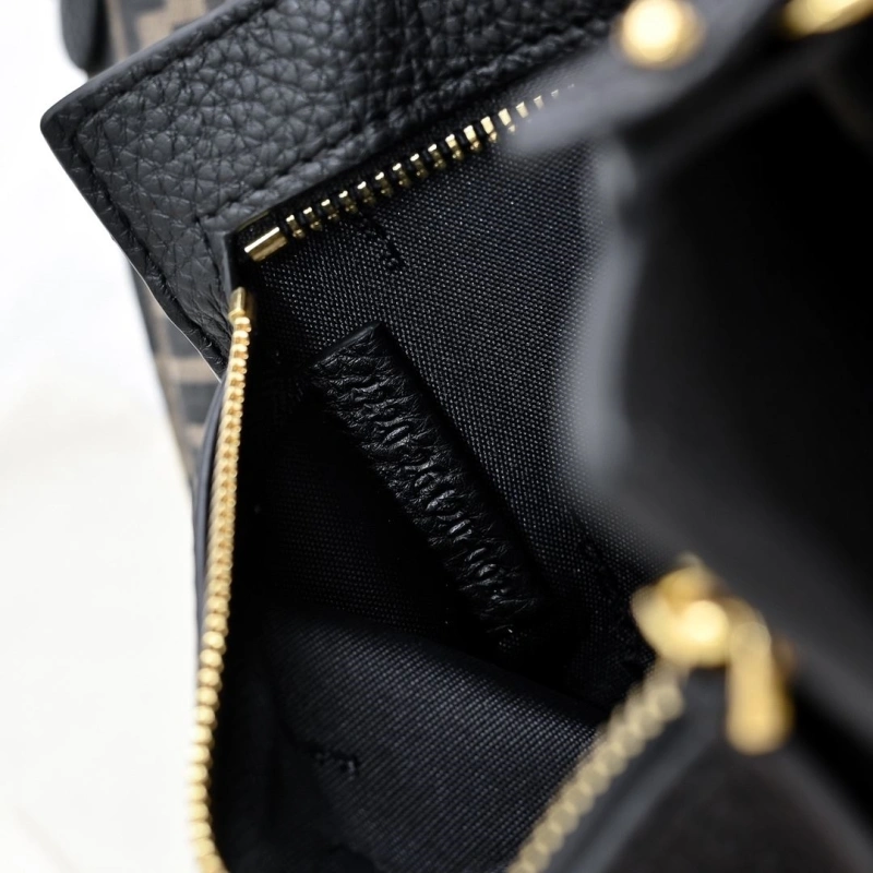 Fendi Shopping Bags 4220D-0503