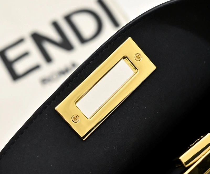 Fendi Top Handle Bags 4220D-0508