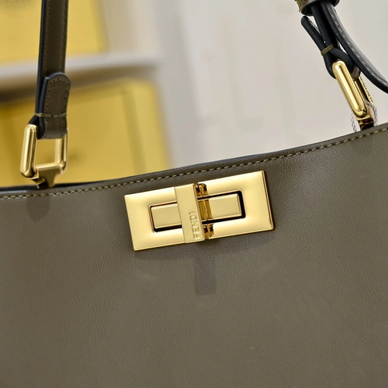 Fendi Top Handle Bags 4220D-0511