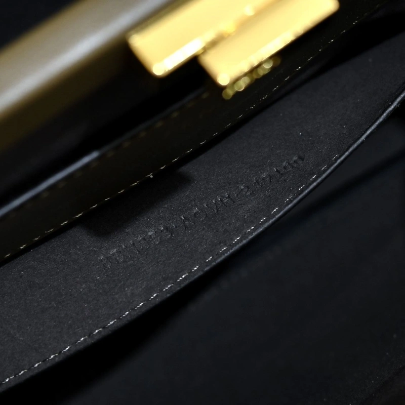 Fendi Top Handle Bags 4220D-0511