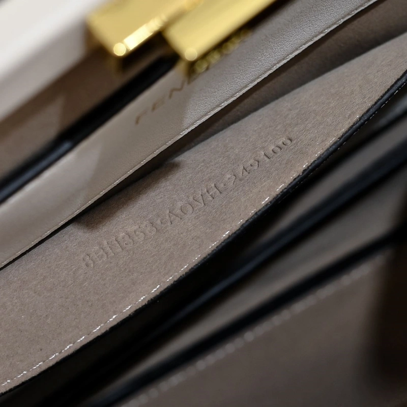 Fendi Top Handle Bags 4220D-0515