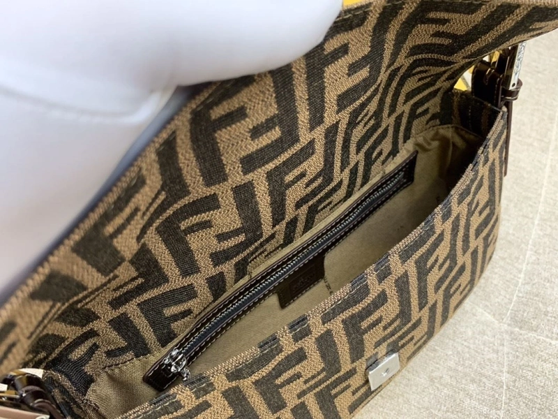 Fendi Baguette Bags 4222C-0114