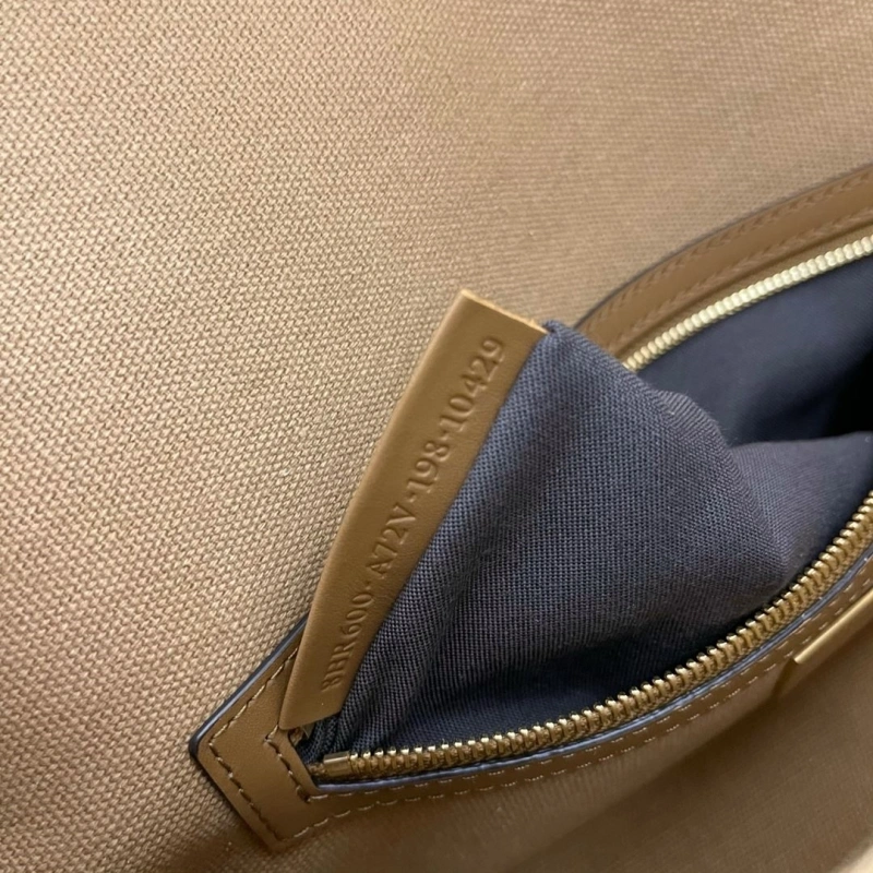 F**di baguette bags 4222c-0142