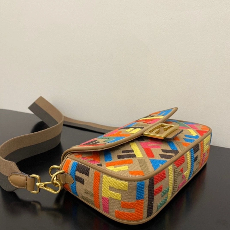 F**di baguette bags 4222c-0142