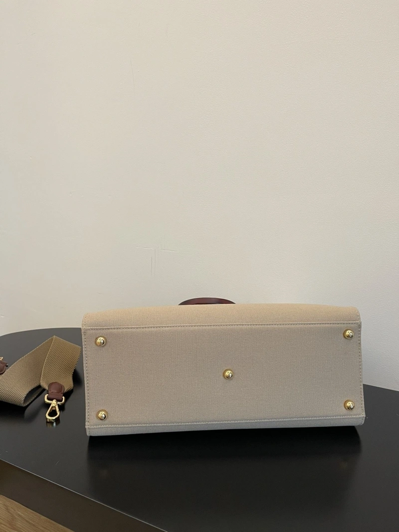 Fendi Shopping Bags 4222C-0211