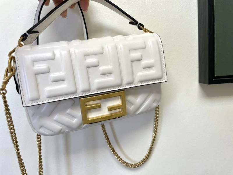 F**di baguette bags 4222c-0297