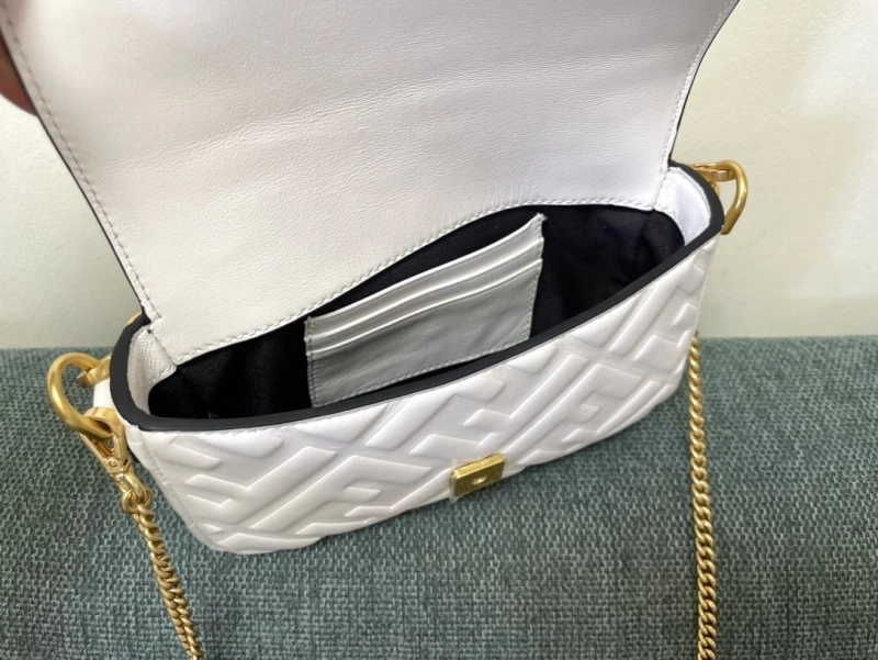 F**di baguette bags 4222c-0297