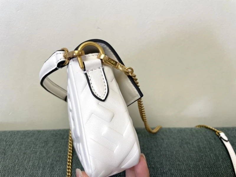 F**di baguette bags 4222c-0297